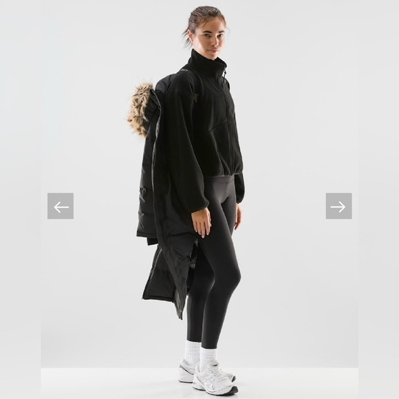 Aritzia Powder Parka Black - Picture 3 of 10